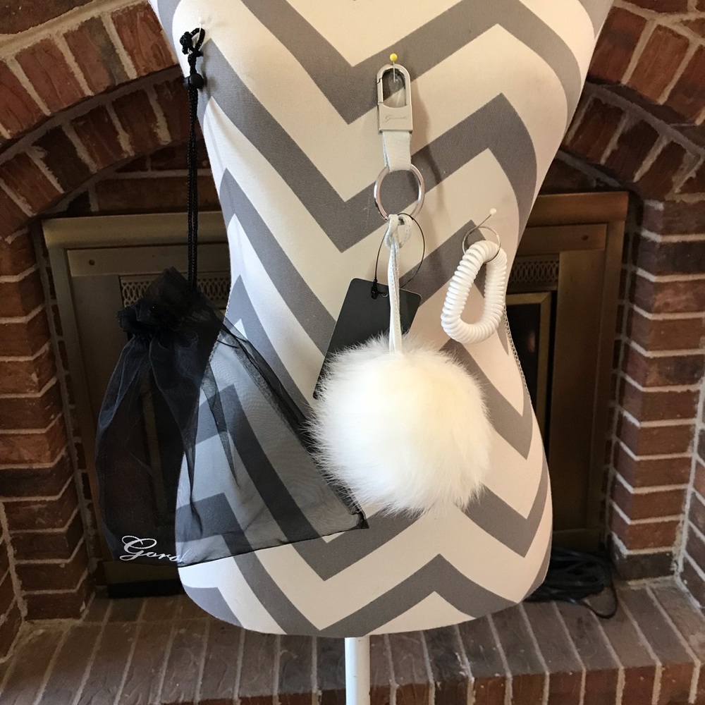 Gorski Pom Pom Real Fox Fur! Fur from Finland... !